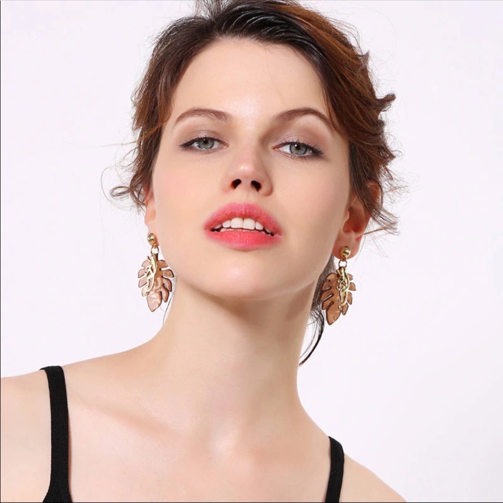 NWOT Jungle Piercing Earrings